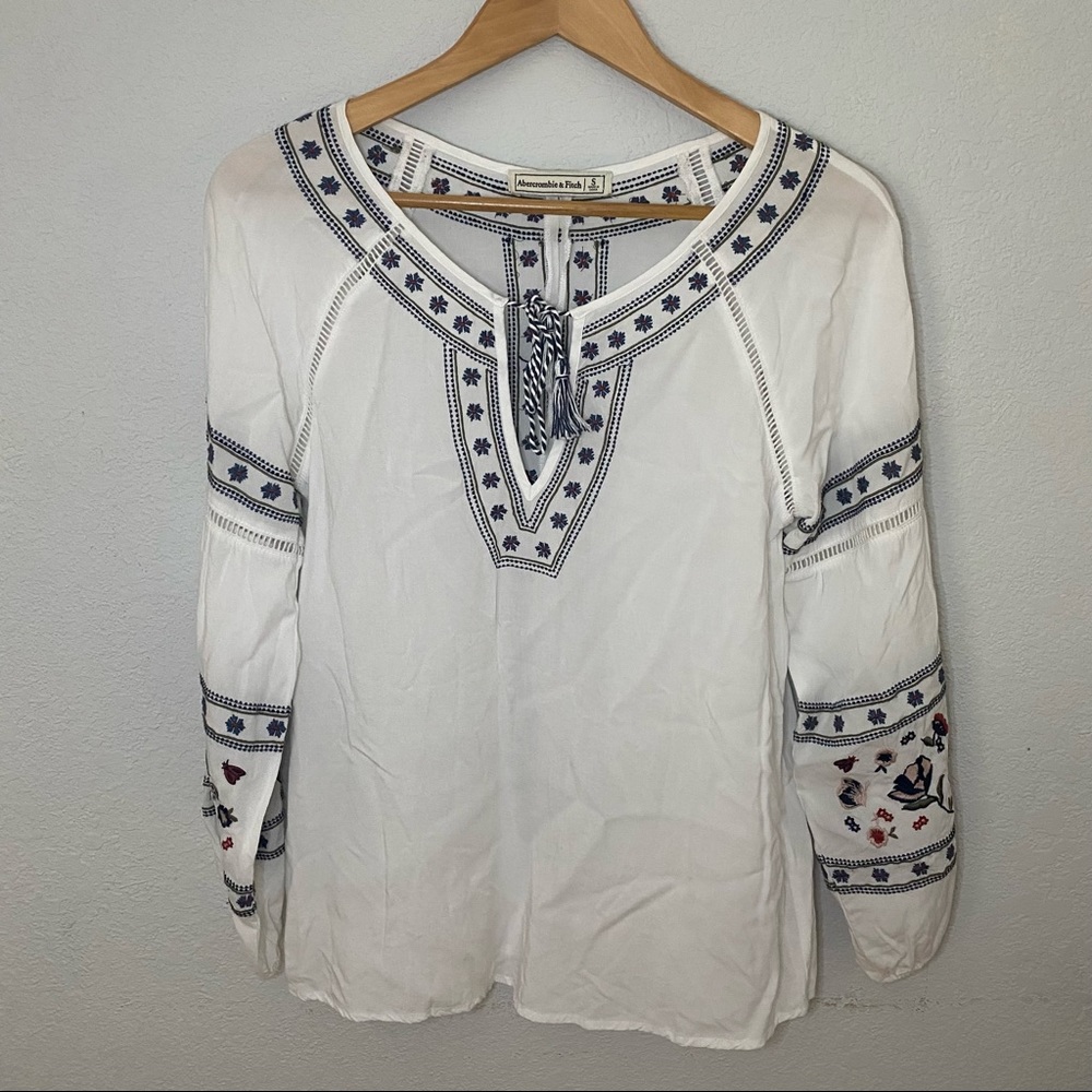 Abercrombie & Fitch Woman's Embroidered White Peasant Top With Tassels